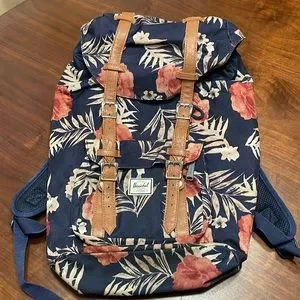 Herschel leather pentolino strap peeling
